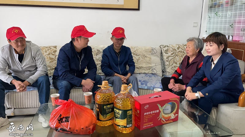 重阳慰问送温情，浓浓关怀暖人心