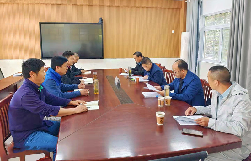 方戟到主簿中心学校督查指导三个专项行动工作