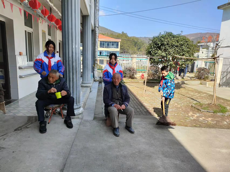 毛尖山教育党支部开展“学雷锋 办实事”主题系列活动 共建美好家园